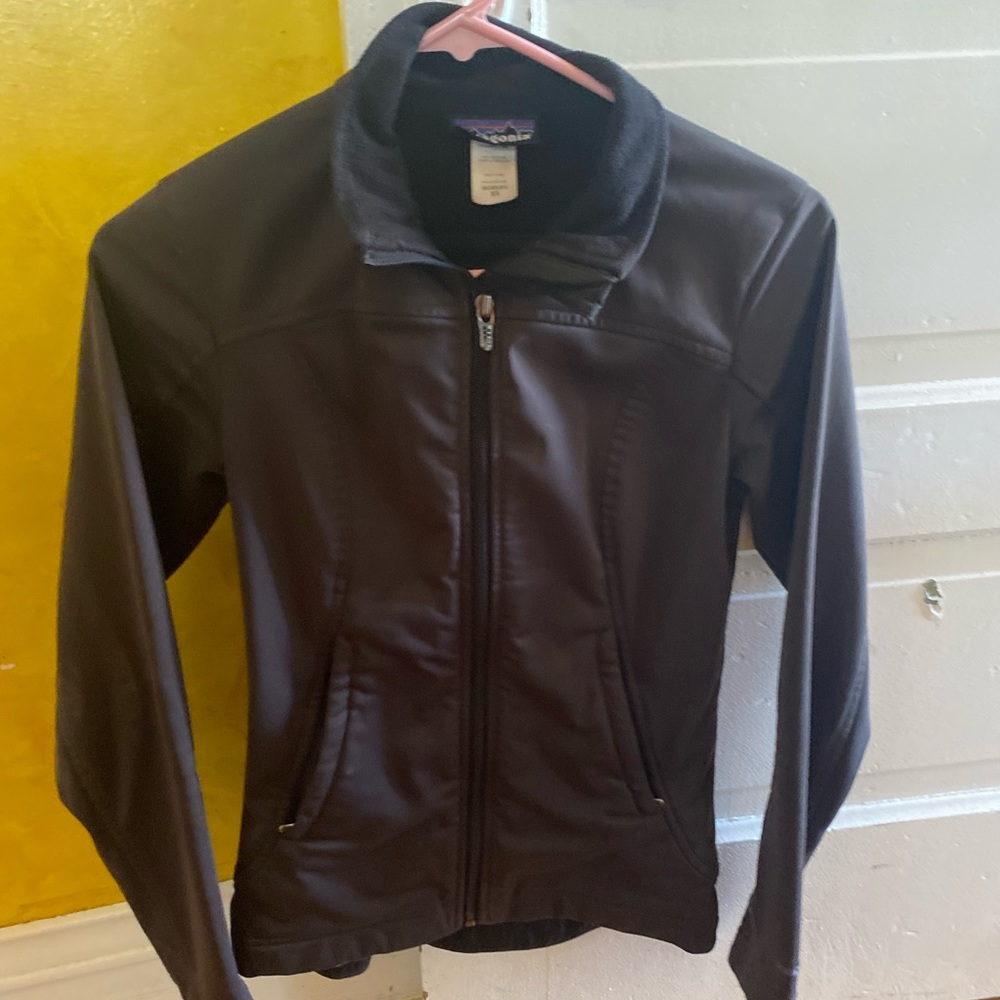 Patagonia medium weight fleece